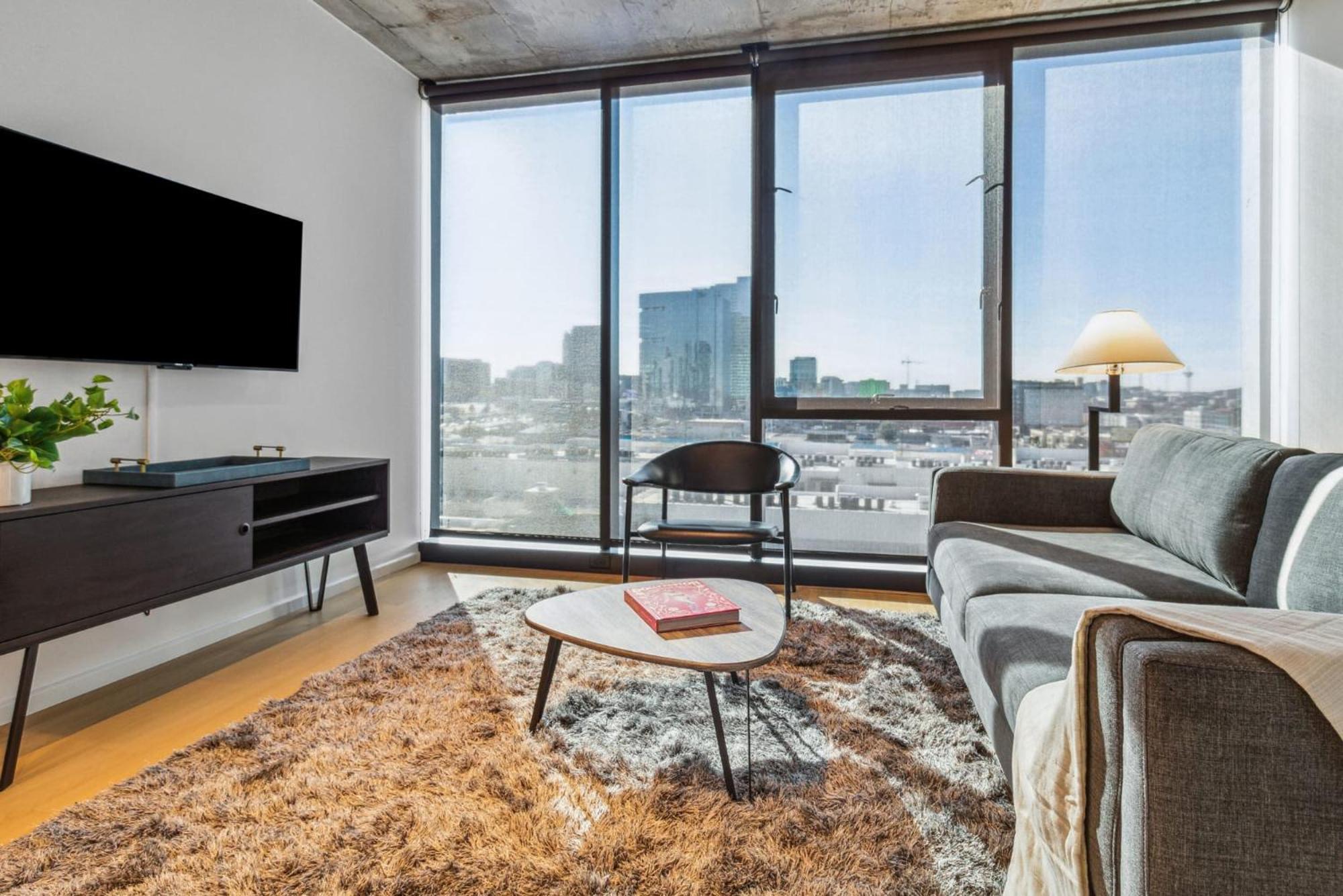 Contemporary City Living Apartments In Nashville Bagian luar foto